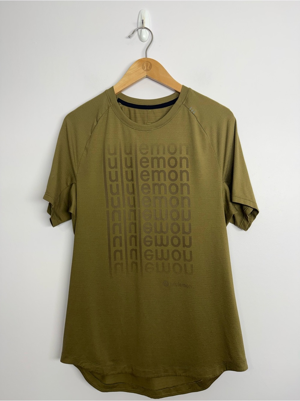 Lululemon Drysense Training Short Sleeve Shirt Motif Artifact Size S/M 20.5
